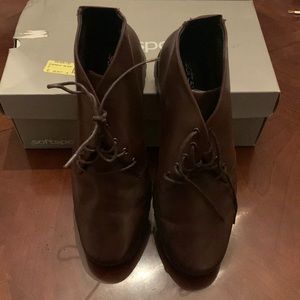 Soft spots brown leather booties. Women’s Size 9.5 Wide. Never worn.